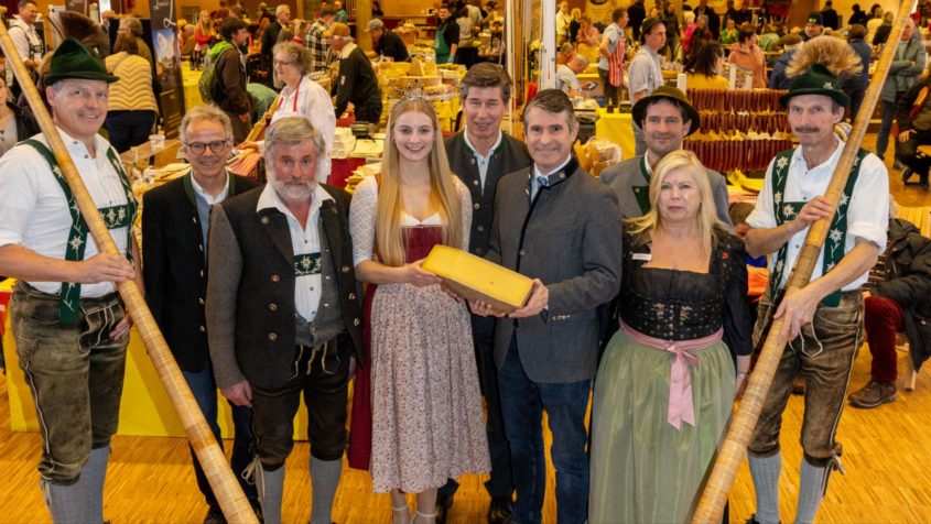 Europaminister Eric Beißwenger beim 8. Internationalen Käsefestival in Oberstdorf.