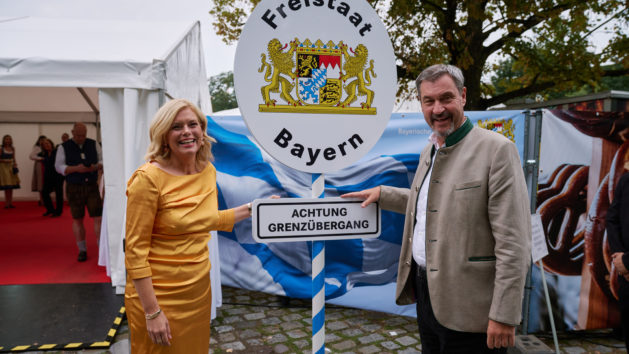 © Bayerische Staatskanzlei | Henning Schacht Bundestagspräsidentin Julia Klöckner (links) und Ministerpräsident Dr. Markus Söder (rechts). © Bayerische Staatskanzlei | Henning Schacht