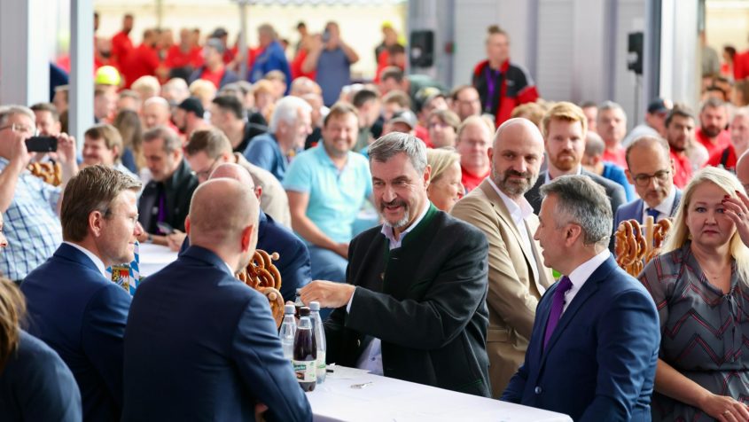 Ministerpräsident Dr. Markus Söder im Gespräch.