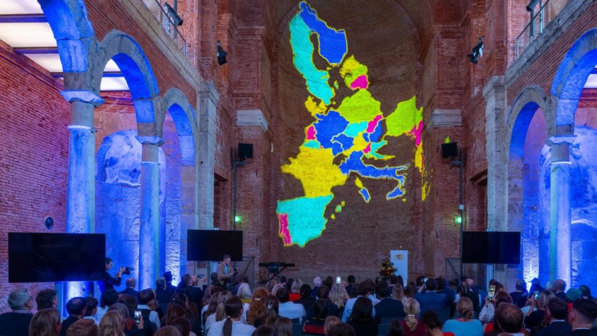 251020_Europa-Urkunde_FR_1 Die Verleihung der Europa-Urkunde findet in der Allerheiligen-Hofkirche der Residenz München statt.