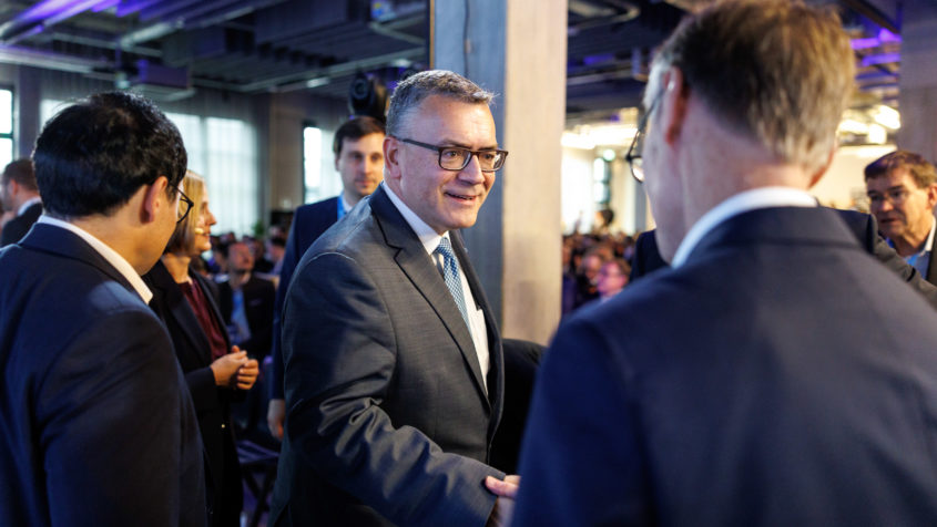 Staatsminister Dr. Florian Herrmann: