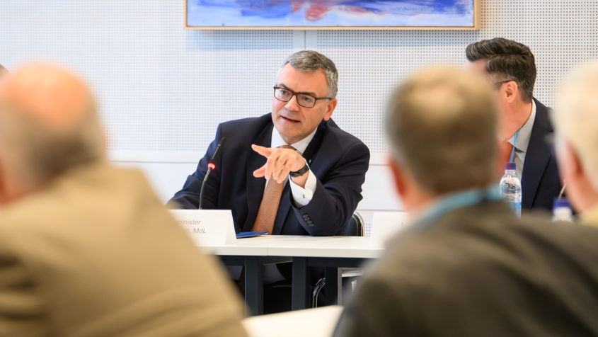 Staatsminister Dr. Florian Herrmann: "Ein herzliches Dankeschön für das große Engagement und die wertvolle Arbeit für unsere Realschulen in Bayern!"