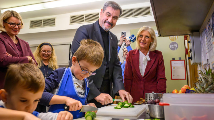 251028_Kita-Besuch in Augsburg_FR_2 Augsburgs Oberbürgermeisterin Eva Weber, Ministerpräsident ...