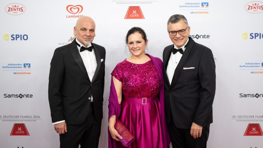 Der Präsident der Spitzenorganisation der Filmwirtschaft e. V., Peter Schauerte, Renate Thalhammer-Herrmann und Medienminister Dr. Florian Herrmann (v.l.n.r.).