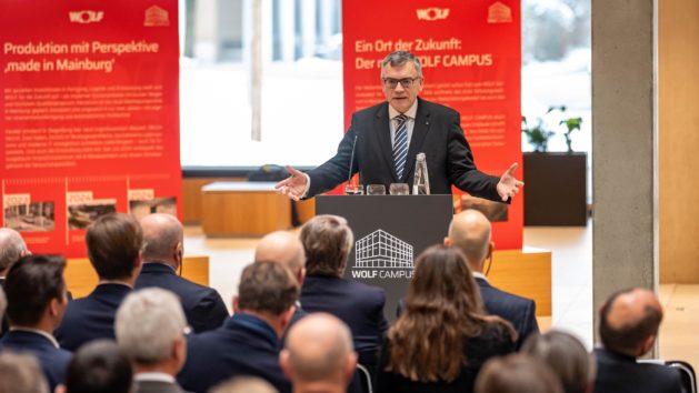 Staatsminister Dr. Florian Herrmann bei der Eröffnung des Technologietransferzentrums (TTZ) Mainburg der TH Deggendorf und des WOLF Campus.