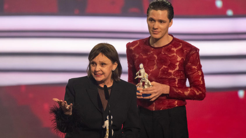 Til Schindler (rechts) und Heike Hanold-Lynch (links) wurden ...