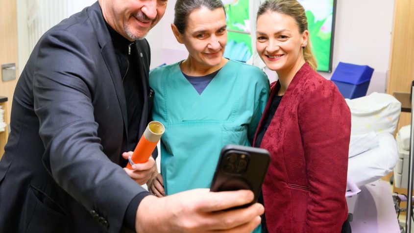 Ministerpr&auml;sident Dr. Markus S&ouml;der: "Beste Medizin f&uuml;r unsere Kleinsten und starke Perspektiven f&uuml;r die gesamte Metropolregion: Die traditionsreiche Klinik Hallerwiese-Cnopfsche Kinderklinik wird vom Klinikum N&uuml;rnberg &uuml;bernommen. Damit entsteht eine der gr&ouml;&szlig;ten Geburts- und Kinderkliniken Deutschlands &ndash; mit exzellenter Versorgung von der Geburt bis zur hochspezialisierten Behandlung bei Komplikationen und Risikof&auml;llen."