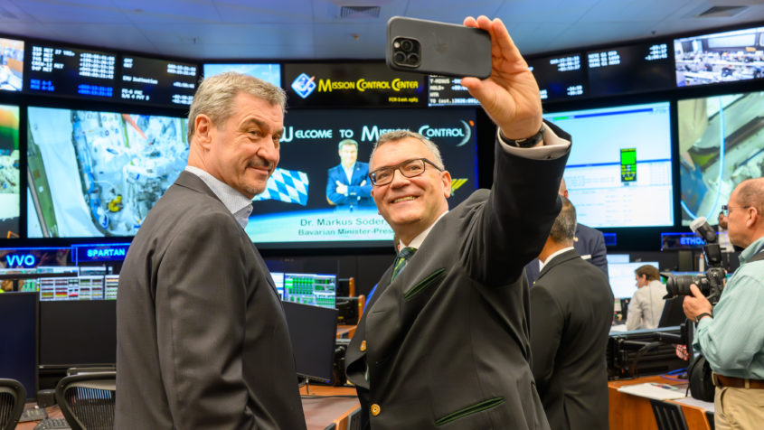 Ministerpräsident Dr. Markus Söder (links) und Staatskanzleiminister ...