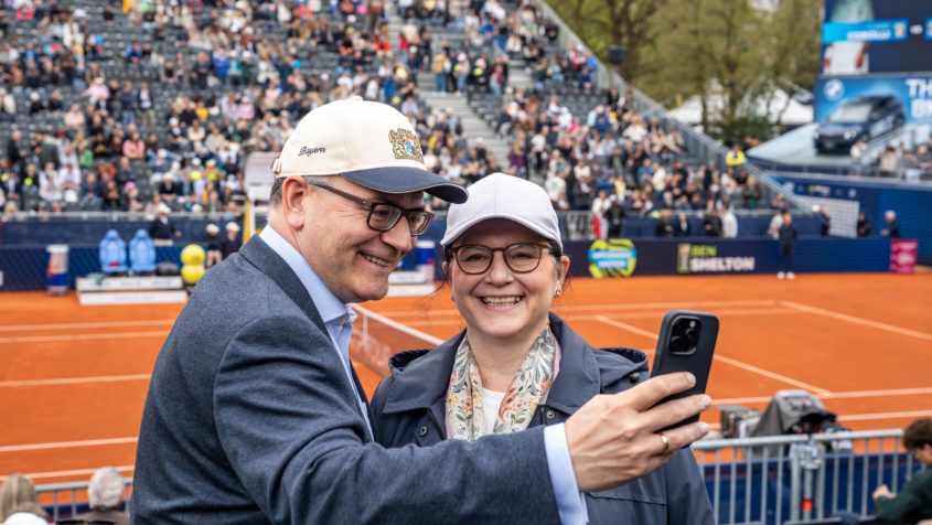 Staatsminister Dr. Florian Herrmann und Renate Thalhammer-Herrmann. ...
