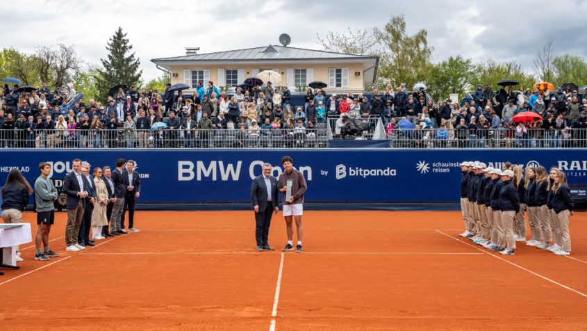 Staatsminister Dr. Florian Herrmann: 