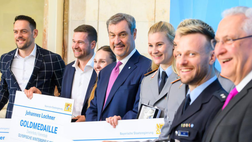 Gruppenbild mit Ministerpräsident Dr. Markus Söder, Sportminister ...