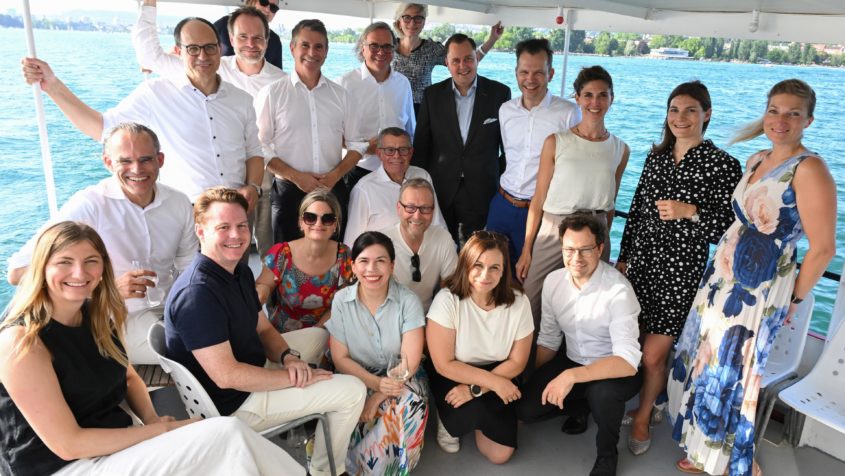 Gemeinsame Schifffahrt der IBK-Teilnehmerinnen und -Teilnehmer &uuml;ber den Z&uuml;richsee zur Halbinsel Au.