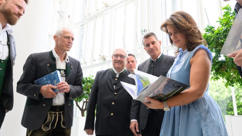 Europaminister Eric Beißwenger und Landwirtschaftsministerin ...