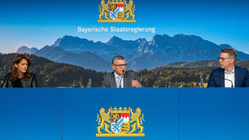 Die Pressekonferenz mit Landwirtschaftsministerin Michaela Kaniber, ...