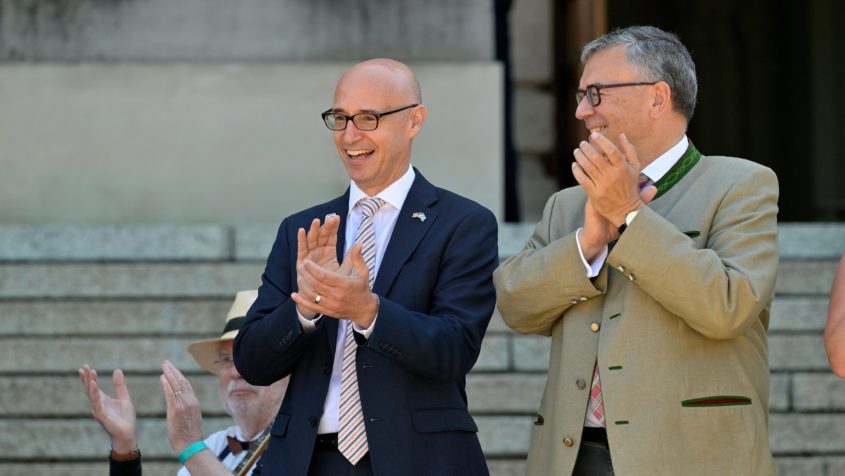 US-Generalkonsul Dr. James Miller und Staatskanzleiminister ...